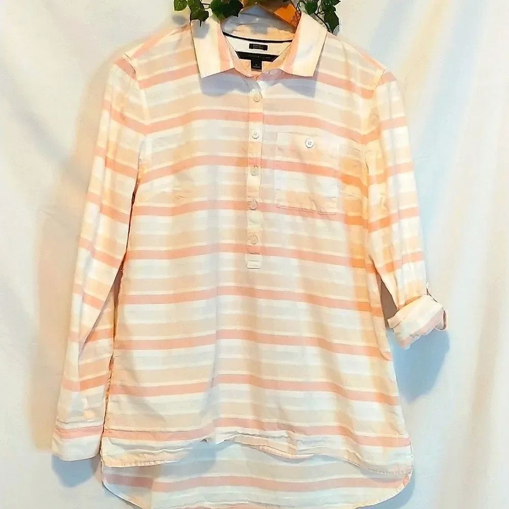 Tommy Hilfiger. Boyfriend Fit. Size Medium. Like New.